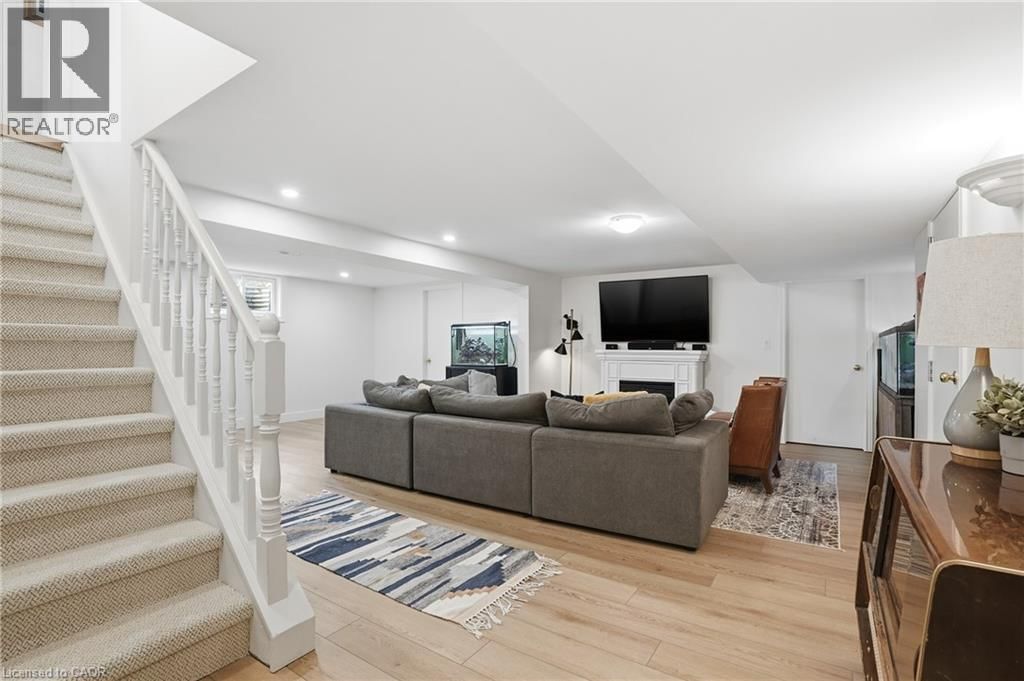 625 BALFOUR STREET Image 23