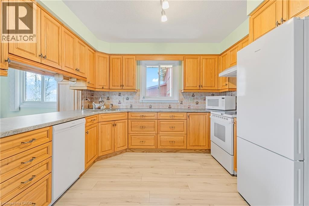 78 ESTHER AVENUE Image 10