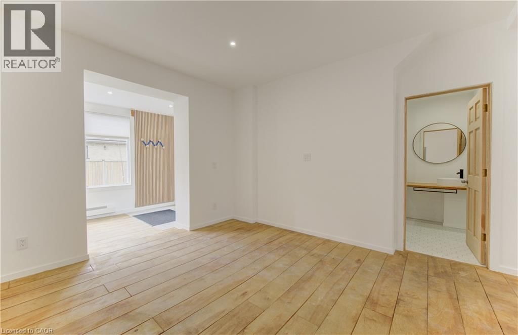 67 LOUISA STREET Image 22