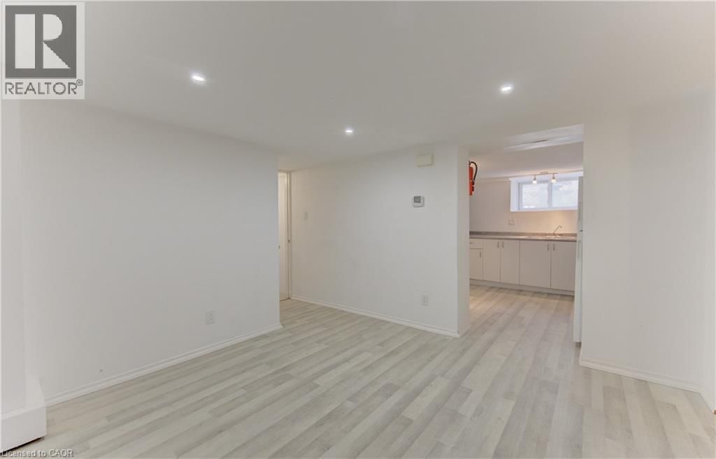 67 LOUISA STREET Image 27