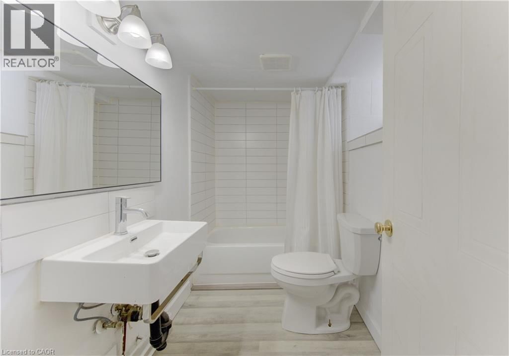 67 LOUISA STREET Image 29