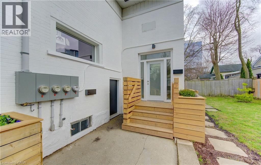 67 LOUISA STREET Image 30