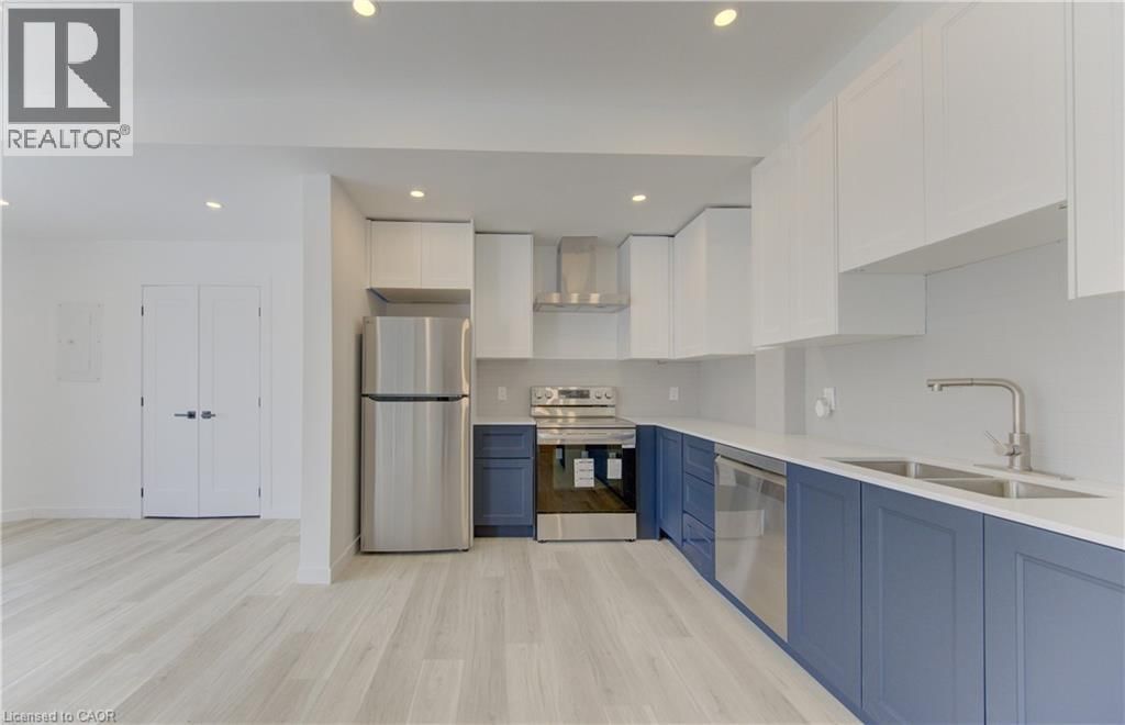 67 LOUISA STREET Image 33