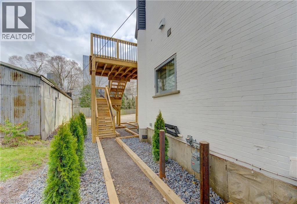 67 LOUISA STREET Image 43