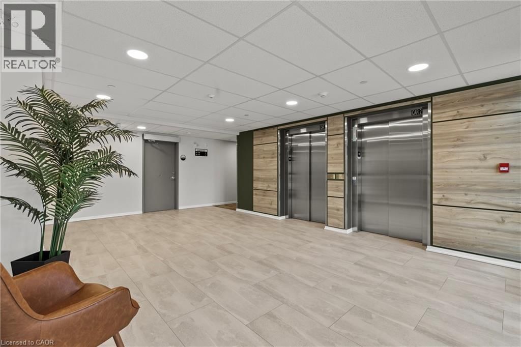 211 - 3998 VICTORIA AVENUE Image 5