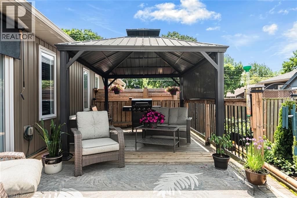 70 POSTMA DRIVE Image 36