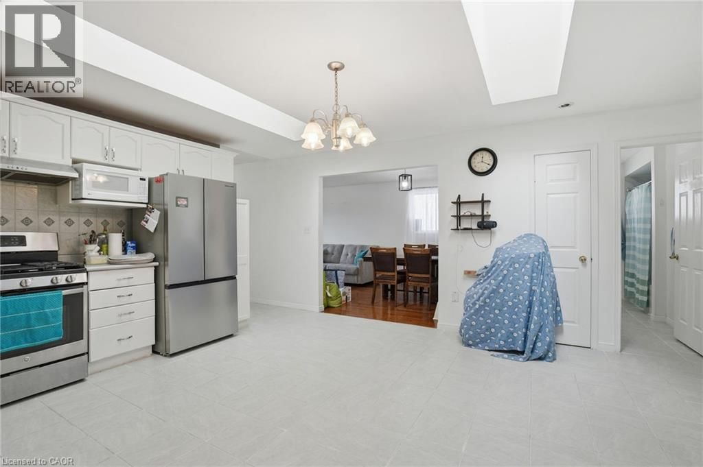 513 REXFORD DRIVE Image 23