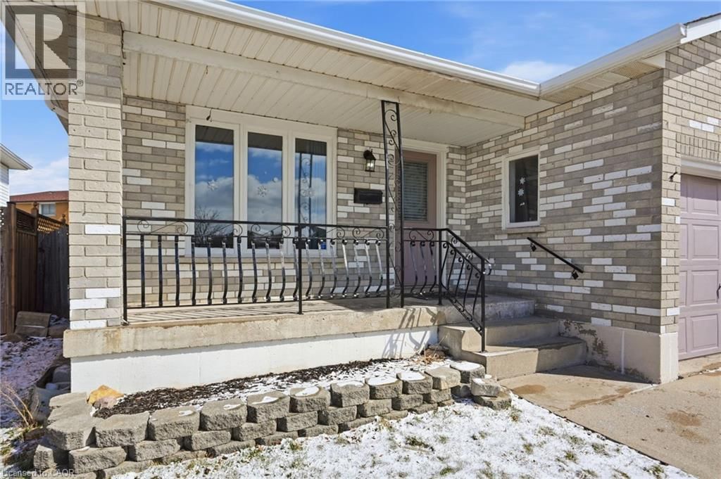 513 REXFORD DRIVE Image 4