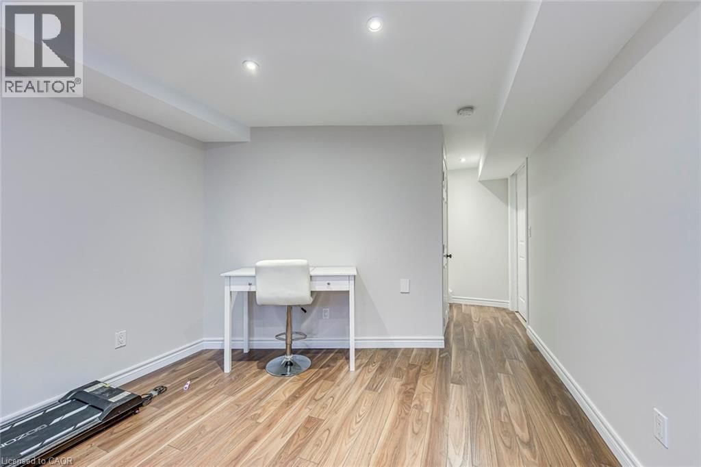 129 HARNESWORTH CRESCENT Image 20