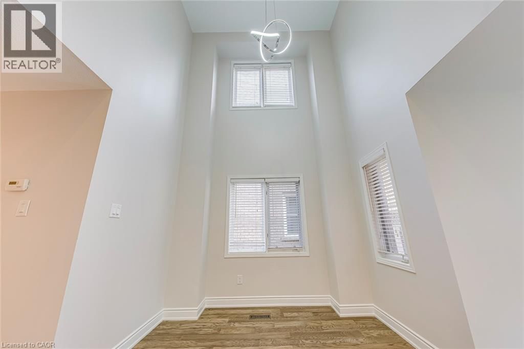 129 HARNESWORTH CRESCENT Image 5