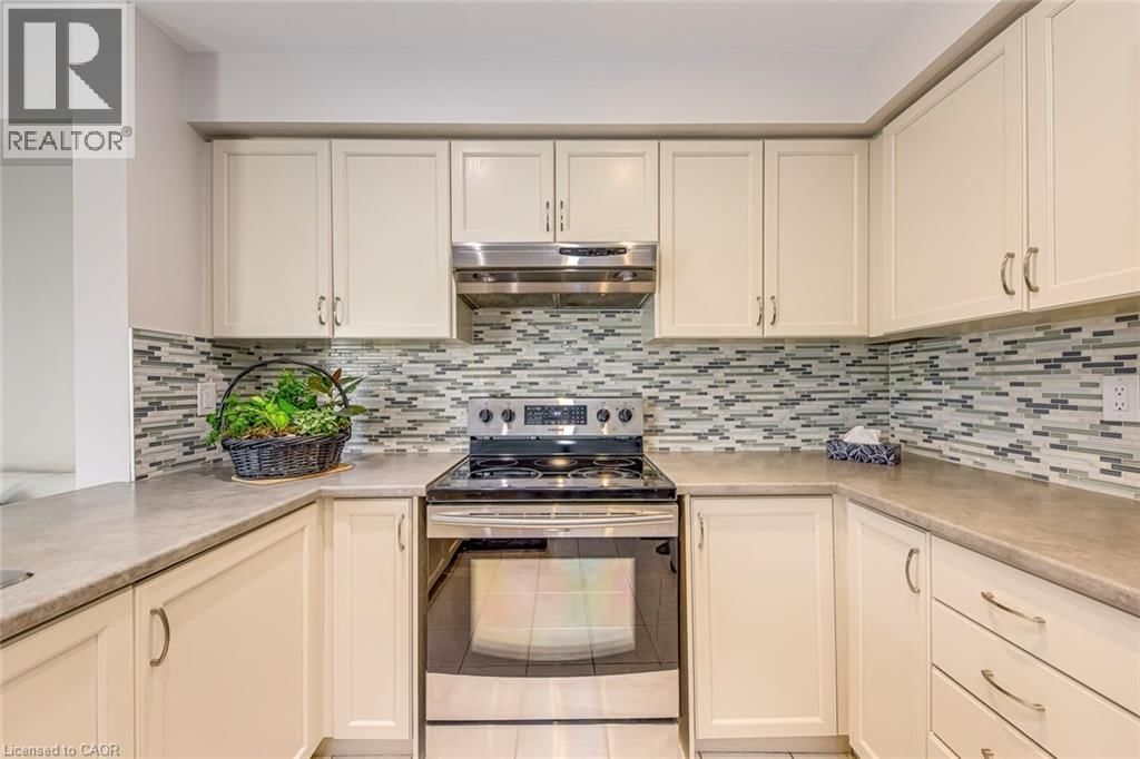 129 HARNESWORTH CRESCENT Image 8