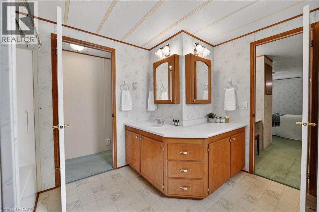 11 - 3033 TOWNLINE ROAD Image 15