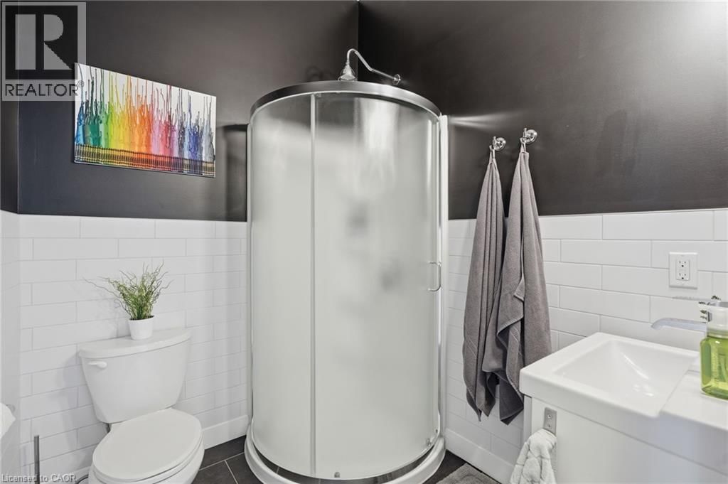 414 JOHN STREET NORTH Image 17