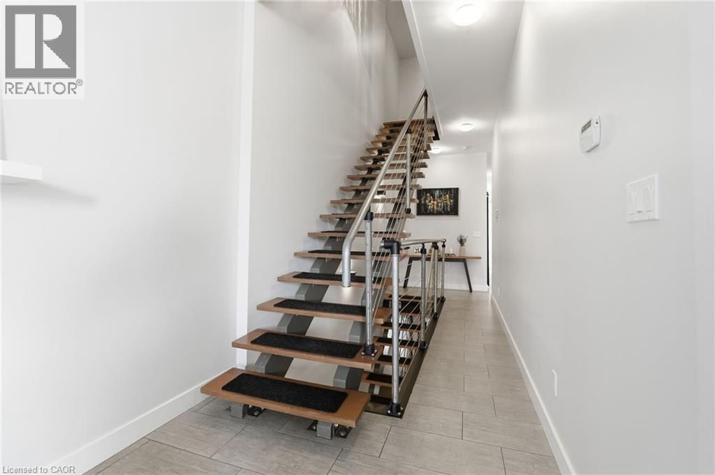 414 JOHN STREET NORTH Image 19