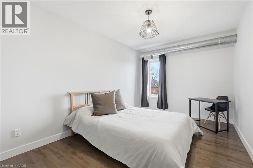 414 JOHN STREET NORTH Image 30