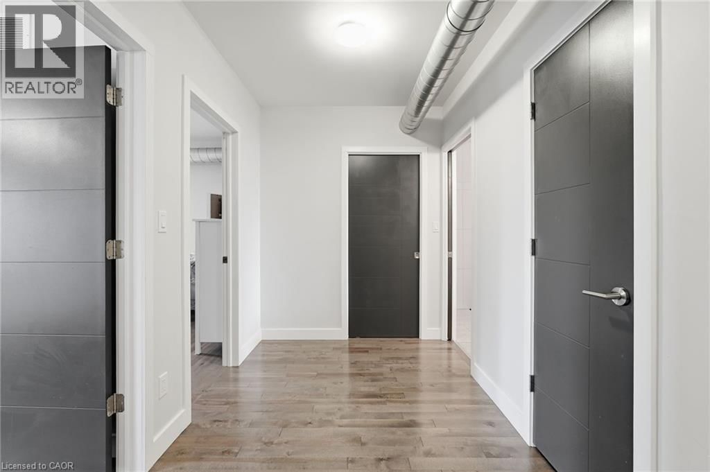 414 JOHN STREET NORTH Image 34