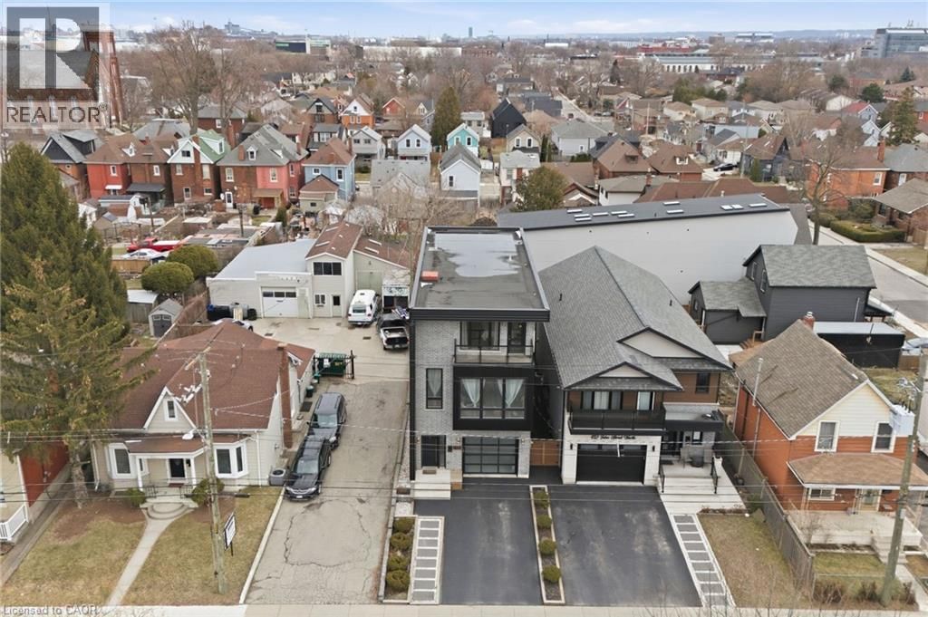 414 JOHN STREET NORTH Image 49