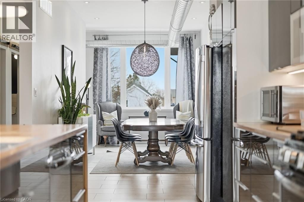 414 JOHN STREET NORTH Image 9