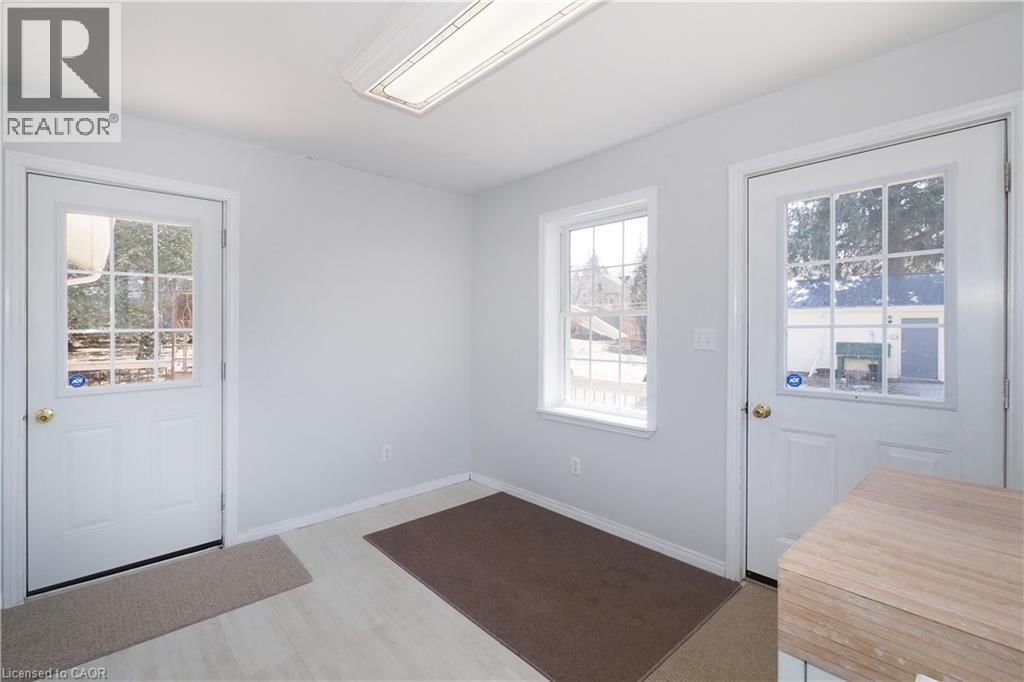 33 MAIN STREET EAST Image 15