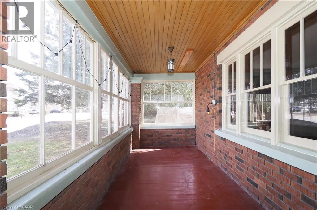 33 MAIN STREET EAST Image 4