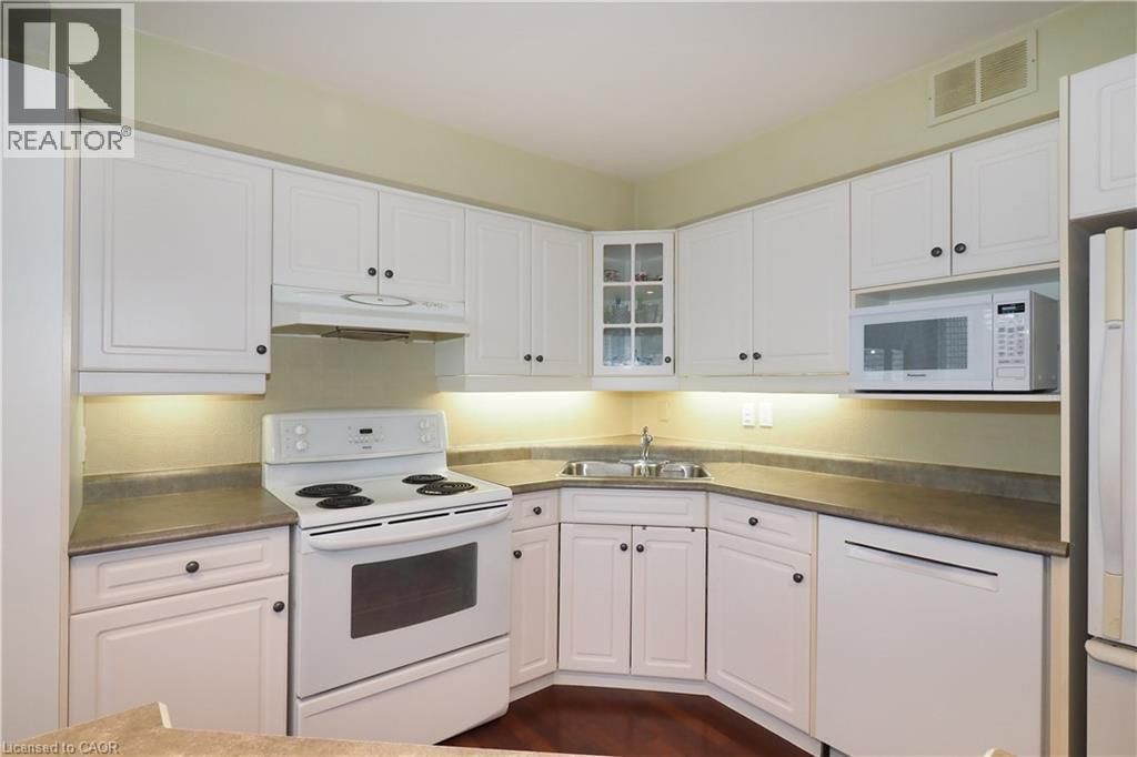 105 - 24 MIDLAND DRIVE Image 15