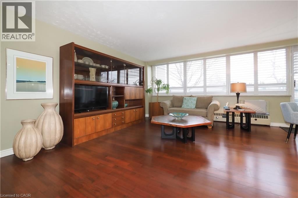 105 - 24 MIDLAND DRIVE Image 8