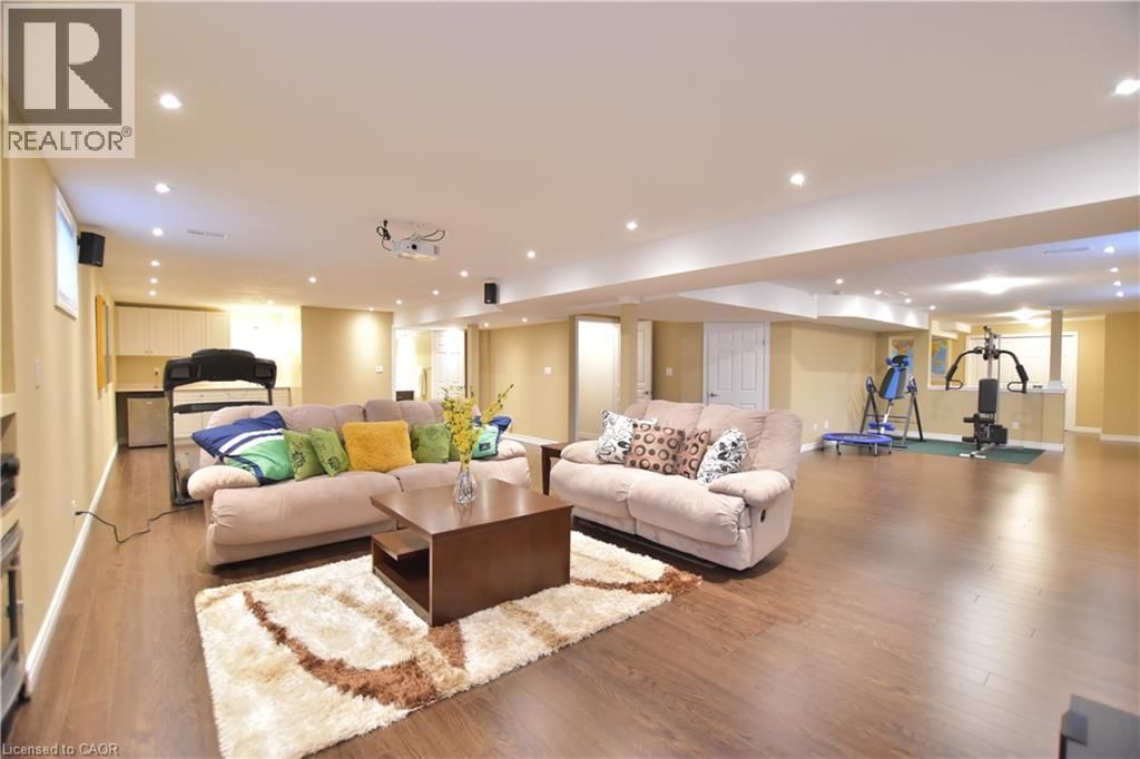 512 TERRINGTON CRESCENT Image 45