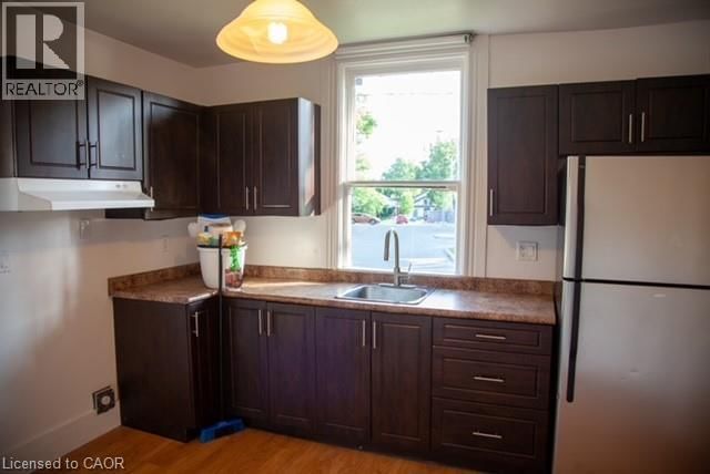 B - 72 WATERLOO AVENUE Image 10