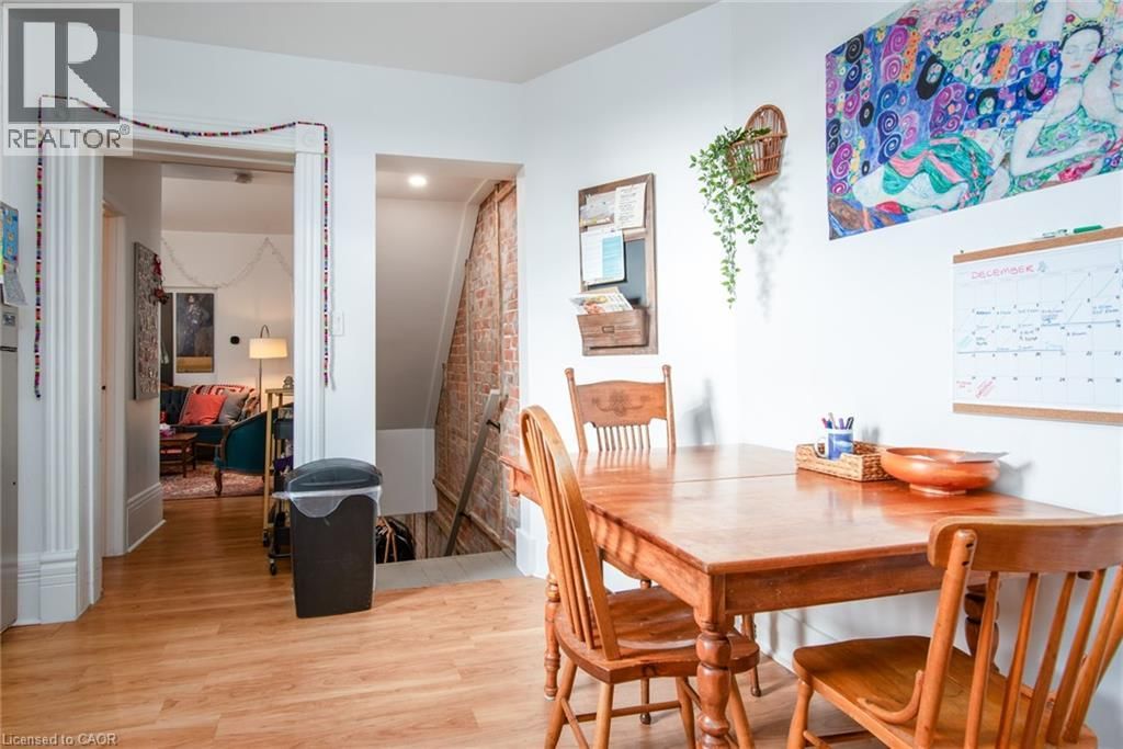 B - 72 WATERLOO AVENUE Image 12