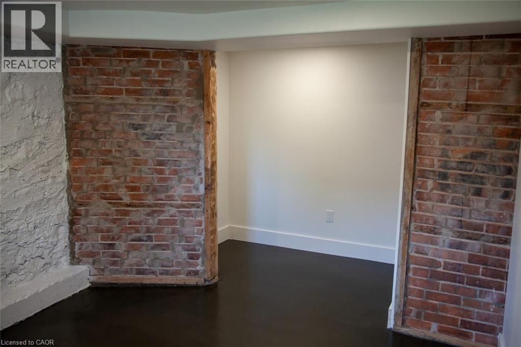 B - 72 WATERLOO AVENUE Image 25