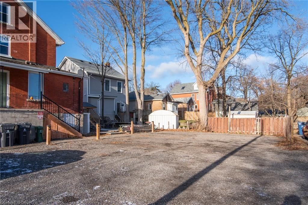 B - 72 WATERLOO AVENUE Image 5