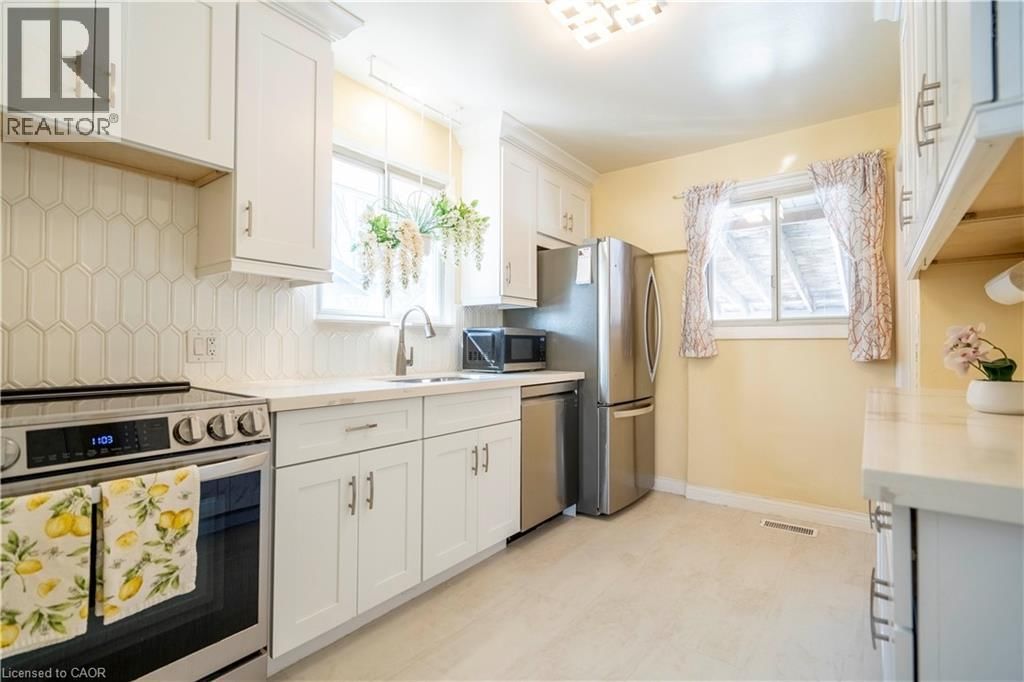 1034 WINTERHALT AVENUE Image 12