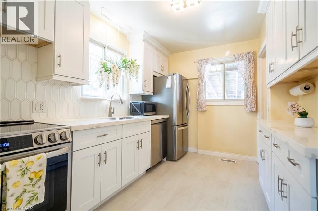 1034 WINTERHALT AVENUE Image 13