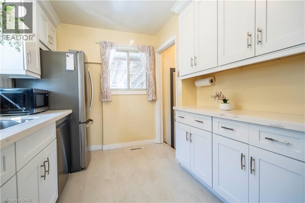 1034 WINTERHALT AVENUE Image 14