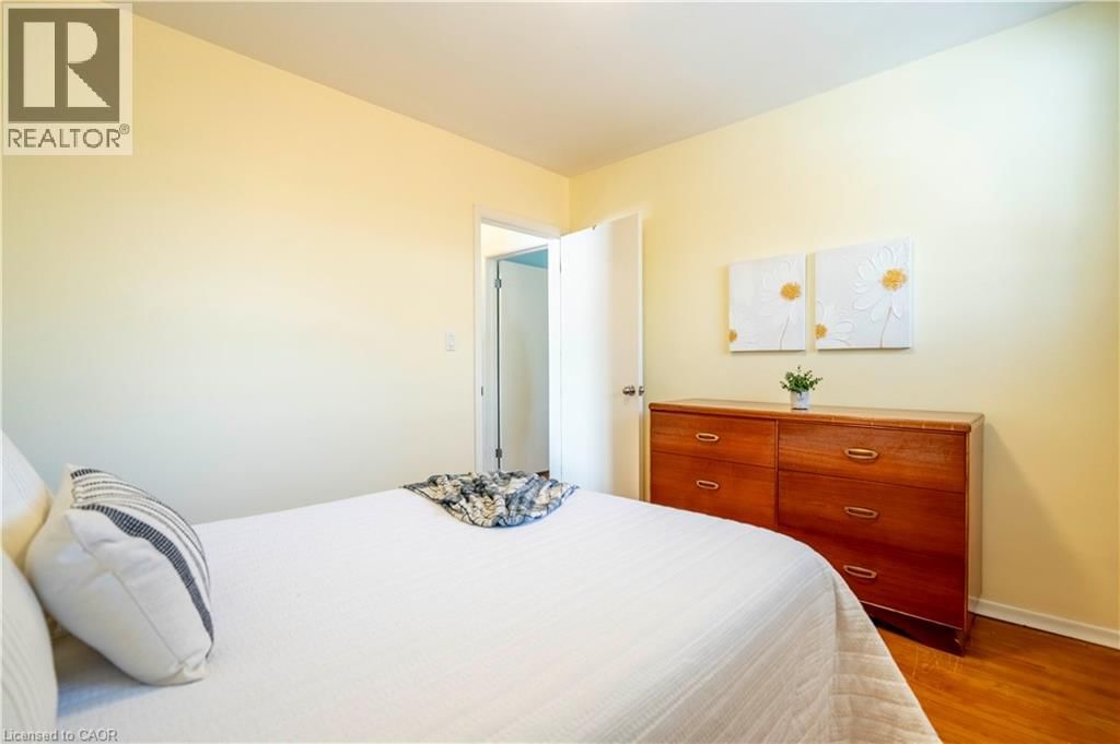 1034 WINTERHALT AVENUE Image 19