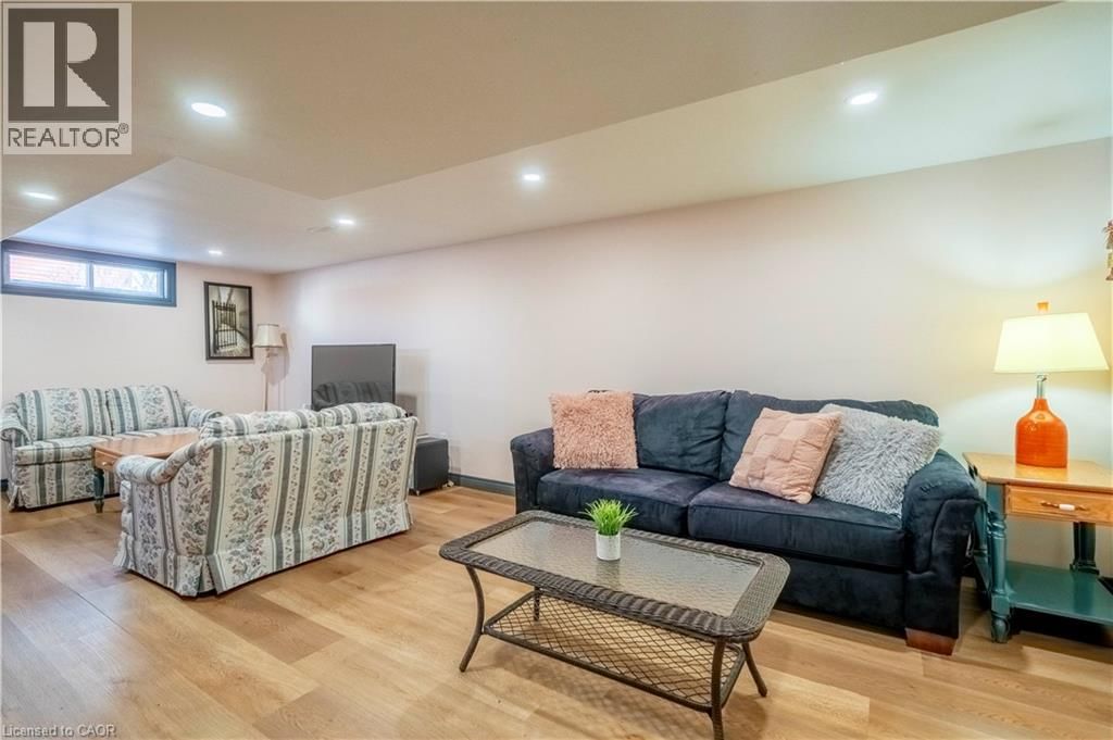 1034 WINTERHALT AVENUE Image 24