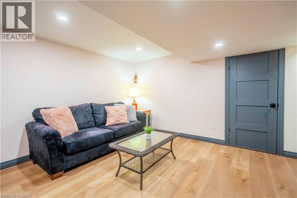 1034 WINTERHALT AVENUE Image 25