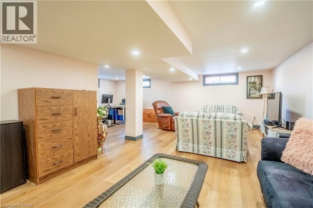 1034 WINTERHALT AVENUE Image 26