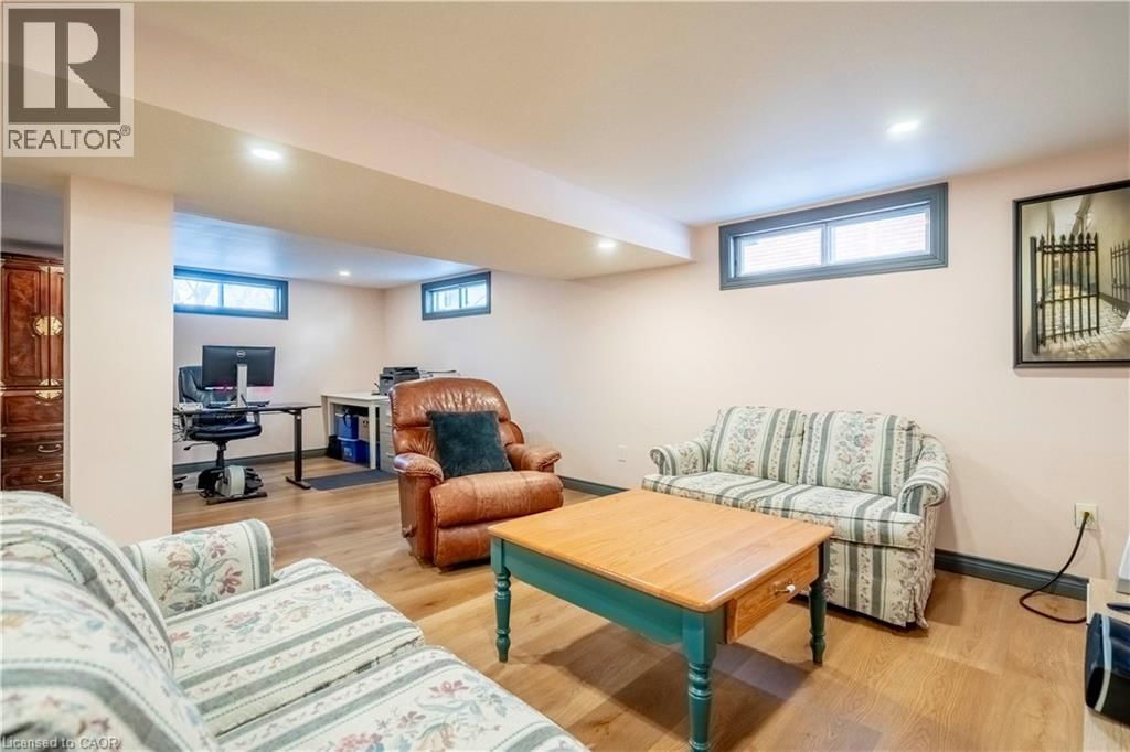 1034 WINTERHALT AVENUE Image 28