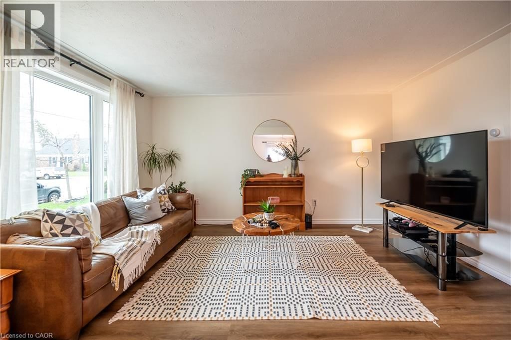 62 CROSTHWAITE AVENUE SOUTH Image 8