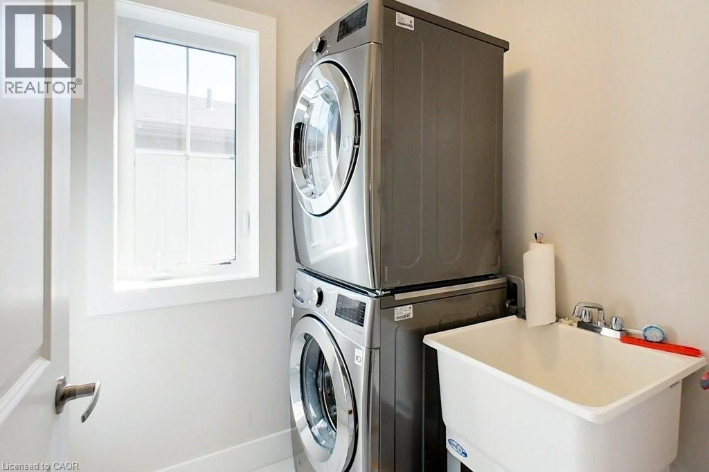 212 COURTLAND STREET Image 28