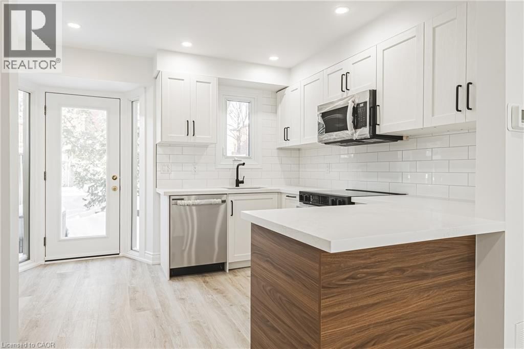 101 - 895 MAPLE AVENUE Image 14