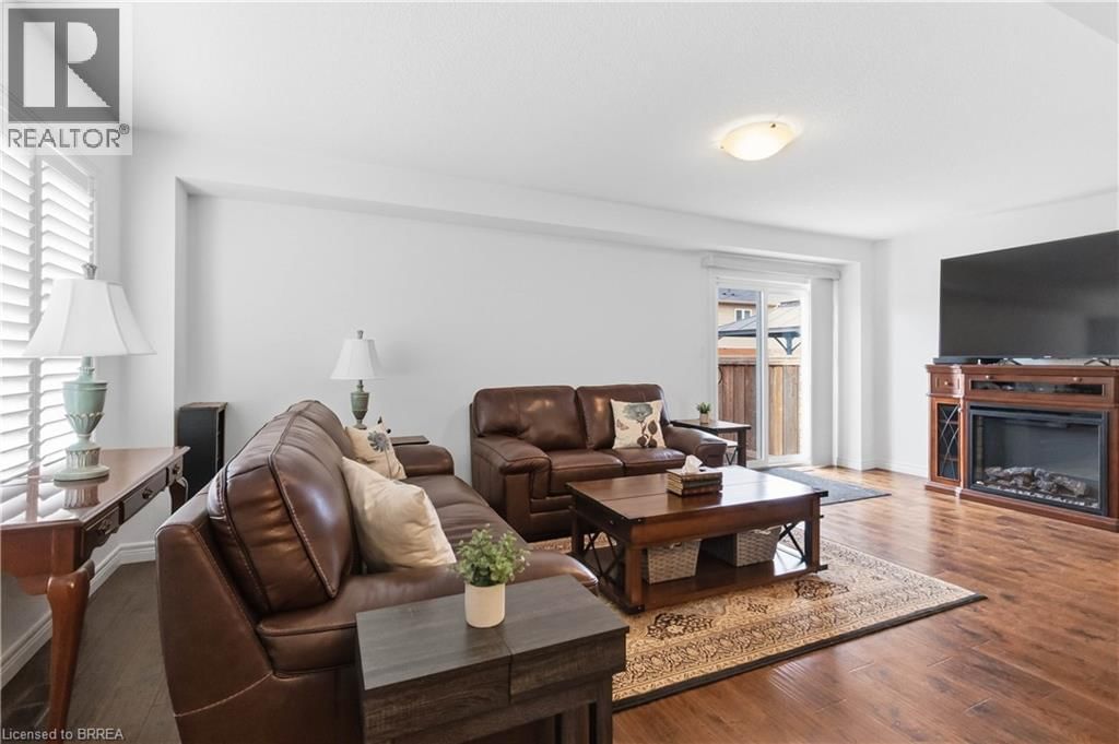 1 CHARLESWOOD CRESCENT Image 10