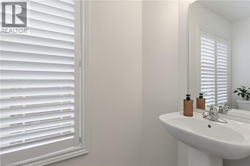 1 CHARLESWOOD CRESCENT Image 18