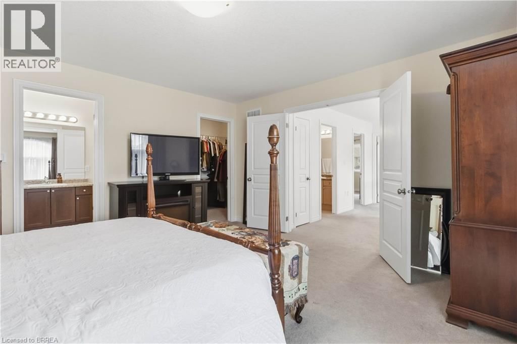 1 CHARLESWOOD CRESCENT Image 23