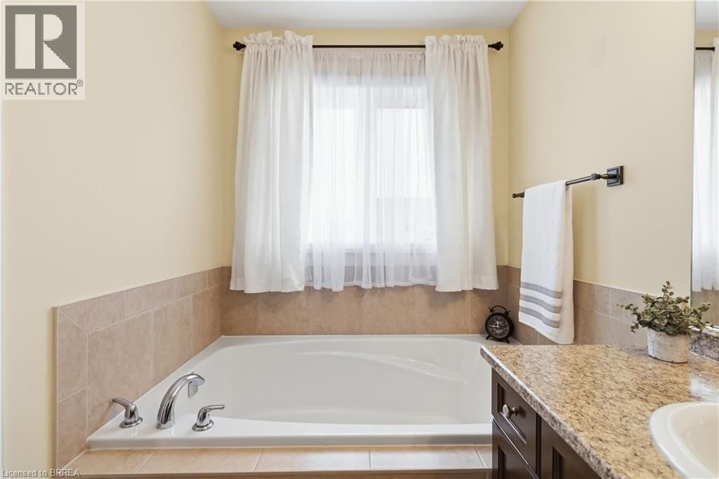 1 CHARLESWOOD CRESCENT Image 25