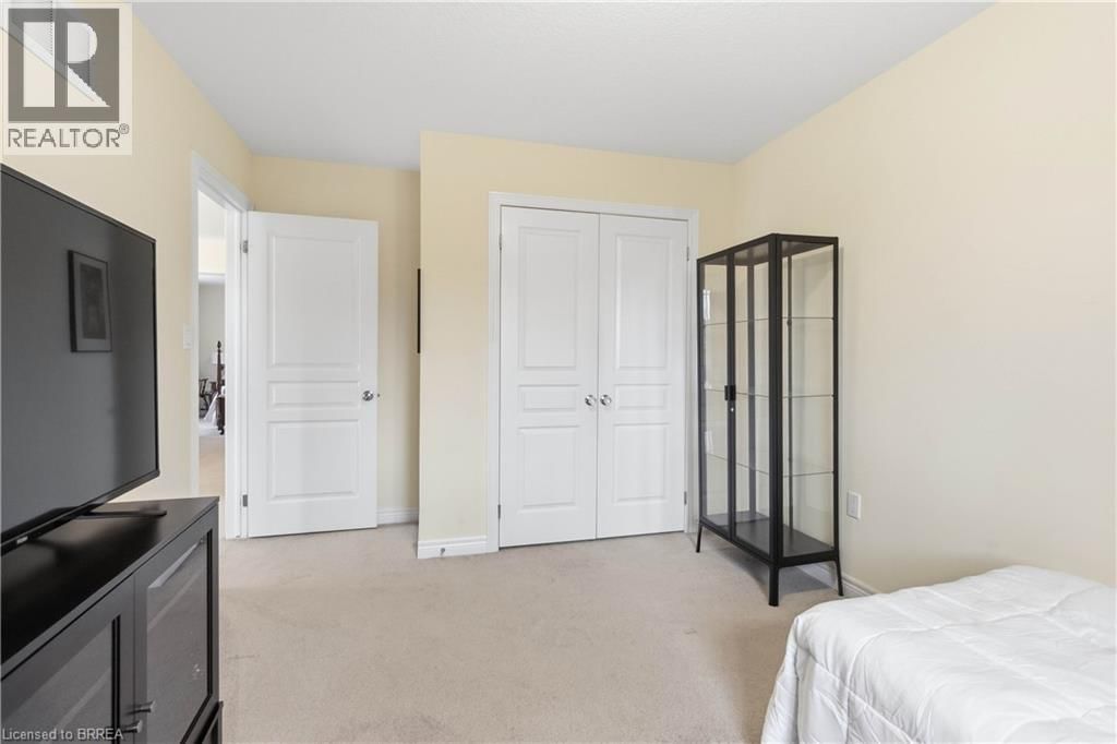 1 CHARLESWOOD CRESCENT Image 28