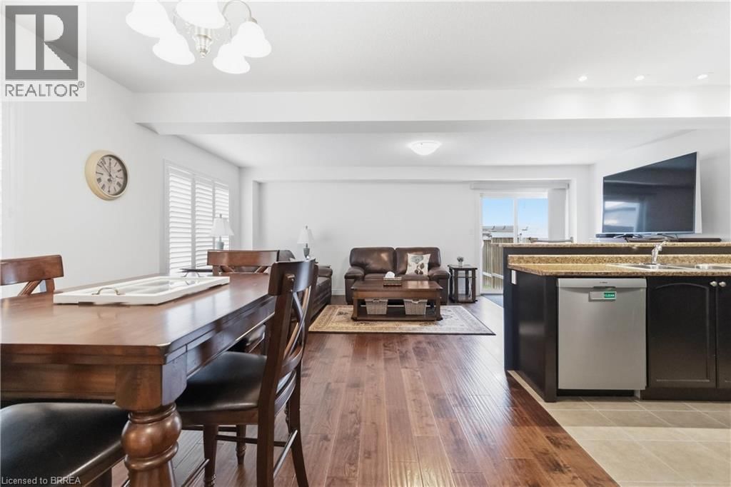 1 CHARLESWOOD CRESCENT Image 3