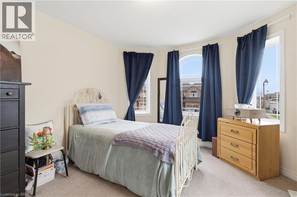 1 CHARLESWOOD CRESCENT Image 30