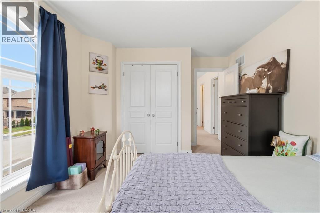 1 CHARLESWOOD CRESCENT Image 31